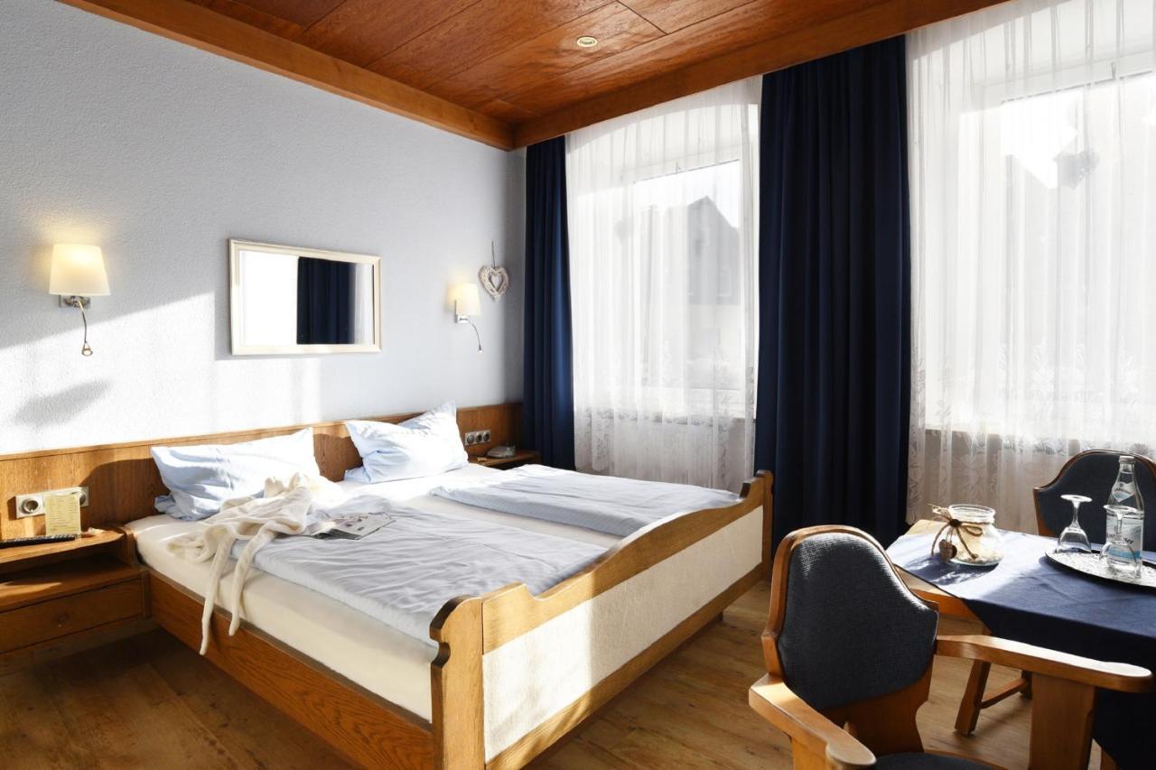 Gasthof & Hotel Goldener Hirsch Bad Berneck im Fichtelgebirge Exterior foto